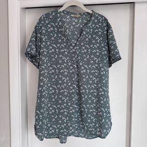 Timeson Short Sleeve Soft Green Floral Flowy Blouse XL EUC